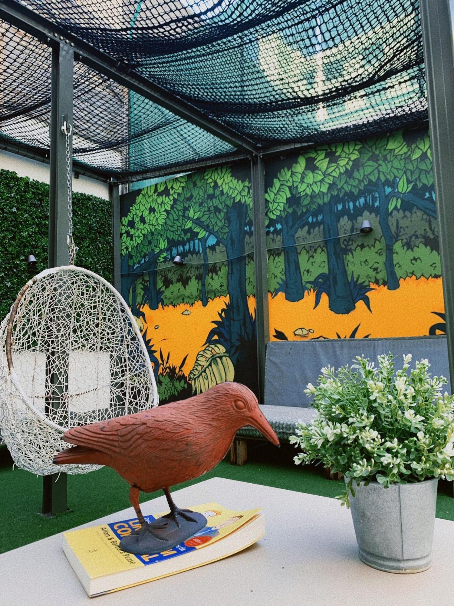 Хостел Wot Lisbon Patio Экстерьер фото