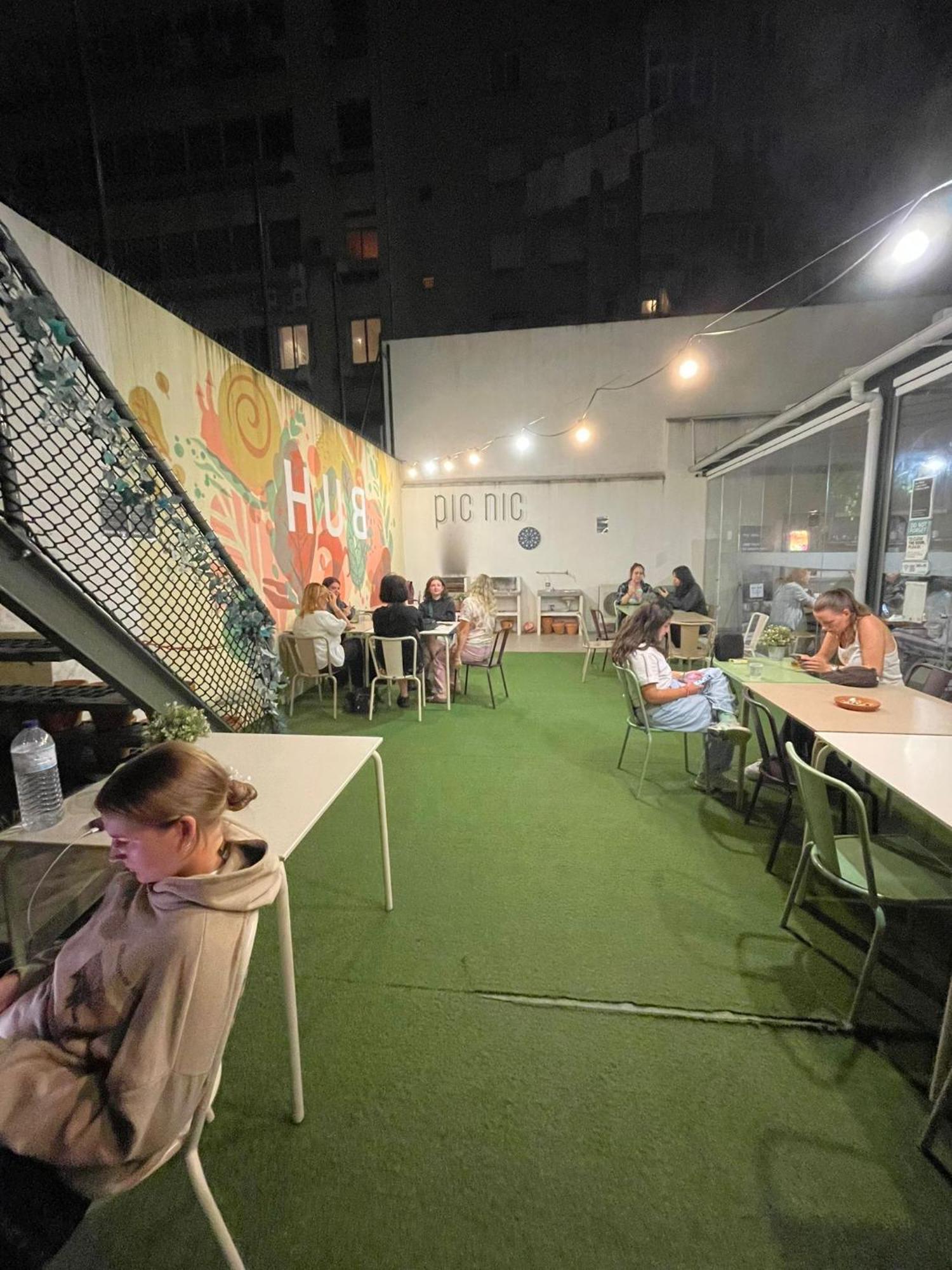 Хостел Wot Lisbon Patio Экстерьер фото